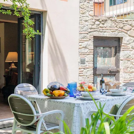 La Vaseria With Secret Garden And Pool Villa *