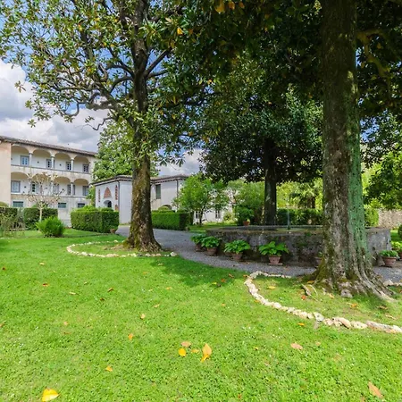 Villa La Vaseria With Secret Garden And Pool Ghivizzano